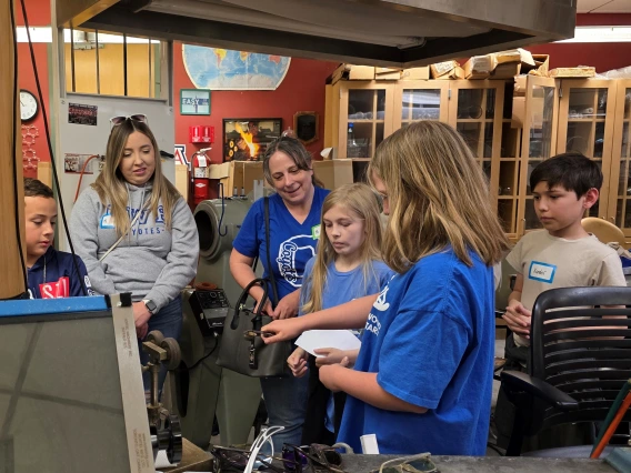 Cottonwood Elementary School 5th graders visit CBC