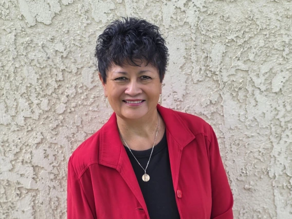 Olivia Mendoza Recipient of the 2025 CoS Distinguished Advising Award