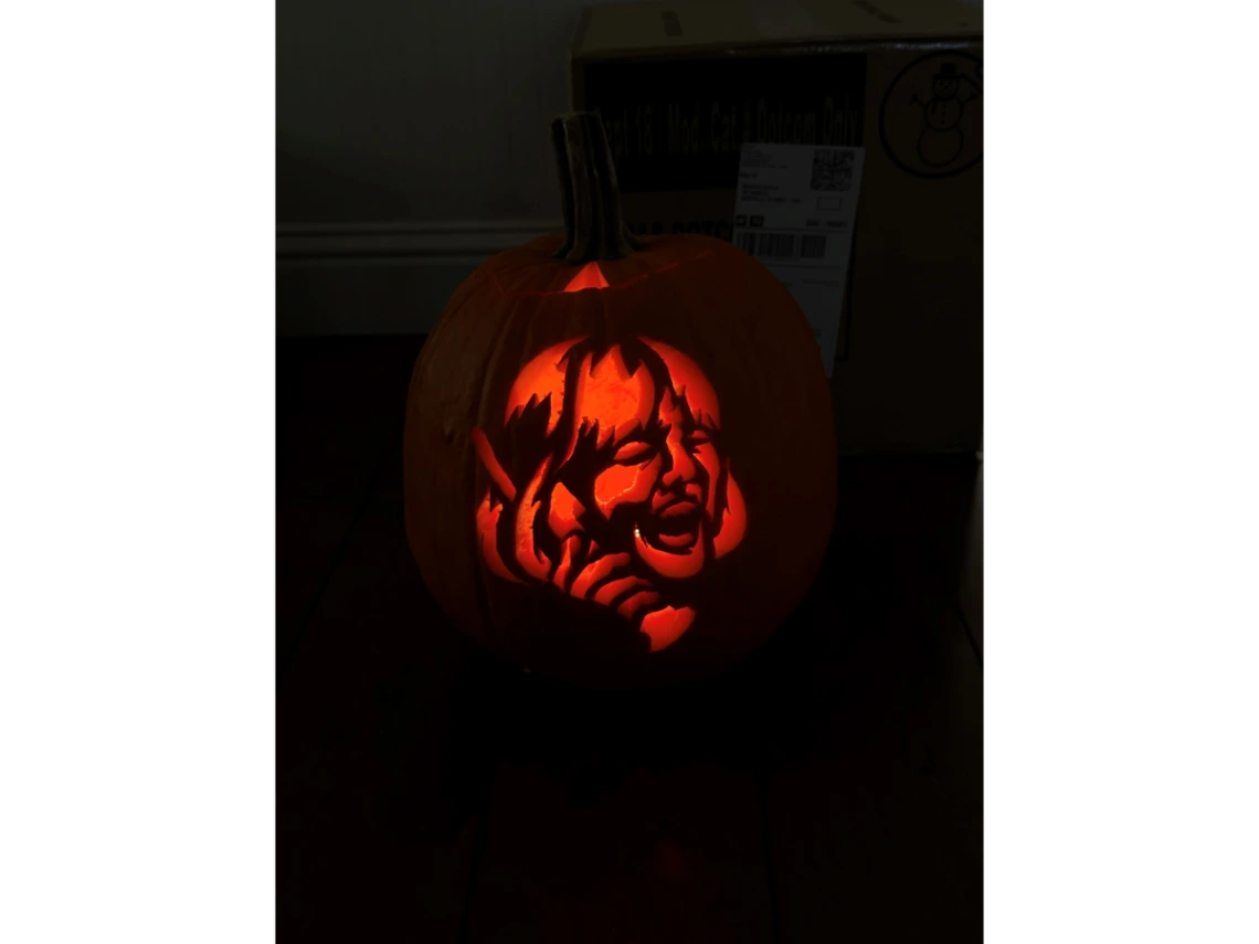 Pumpkin carving of Drew Barrymore Case from the movie Scream