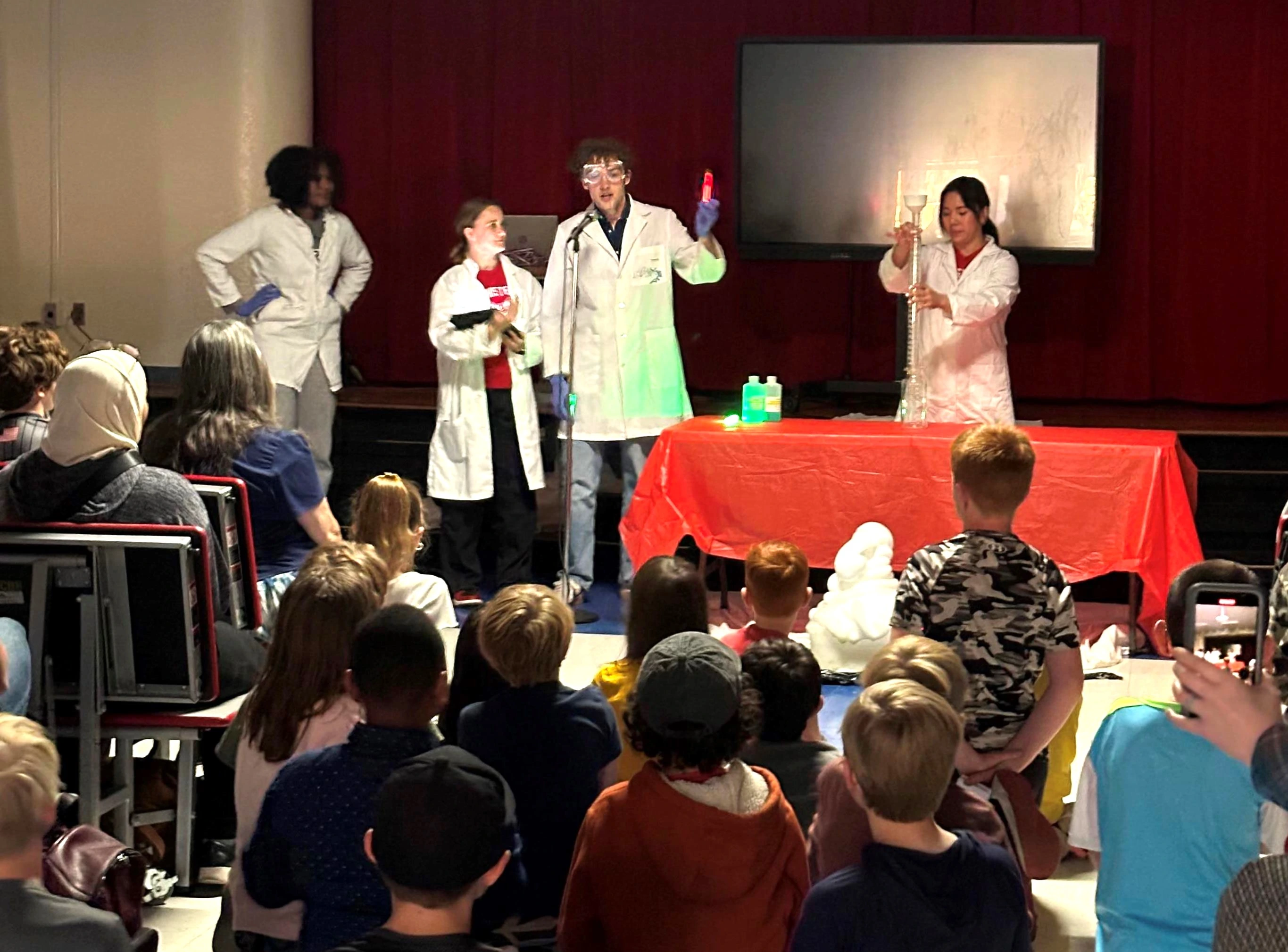 Undergradate Journal Club at Fruchthendler Elementary School