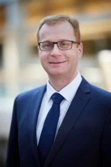 Dr. Wilhelm Smiling
